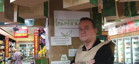 Sunshine Coast store bans plastic bags – Australia