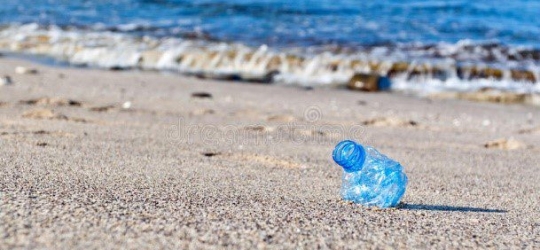 LET’S TAKE SINGLE-USE PLASTIC WATER BOTTLES OUT OF THE PICTURE – USA